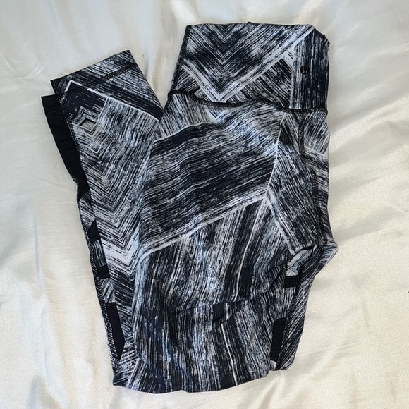 LULULEMON: high times cropped leggings - Picture 2 of 6